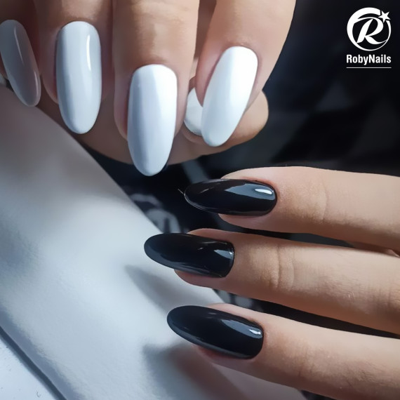 RobyNails Gel Polish Total Black 107