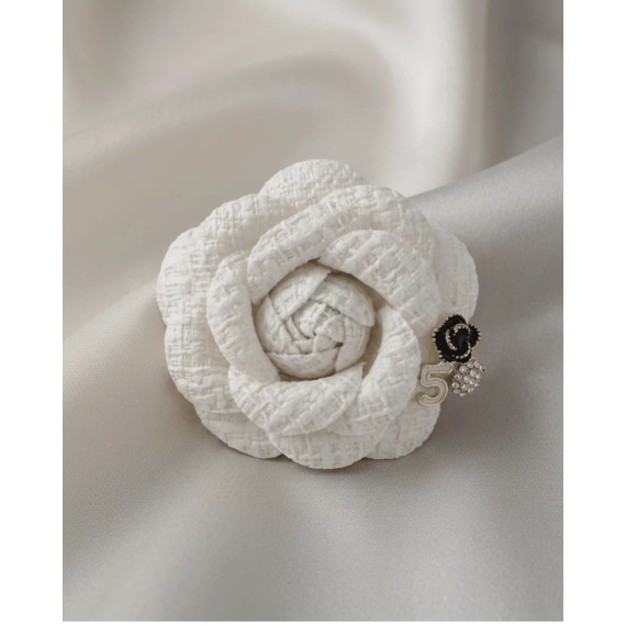 Dansk Copenhagen Tracey W Brooch Flower Cream