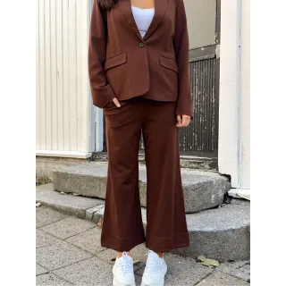 Elton Niva P. Brown