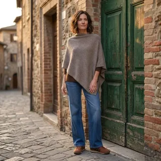 Lind Linn Poncho Taupe
