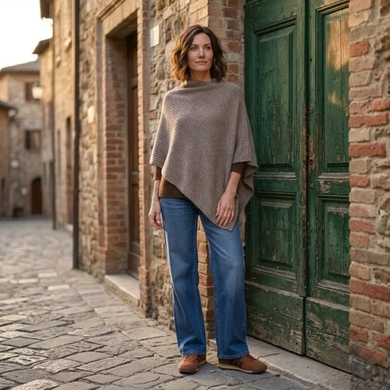Lind Linn Poncho Taupe